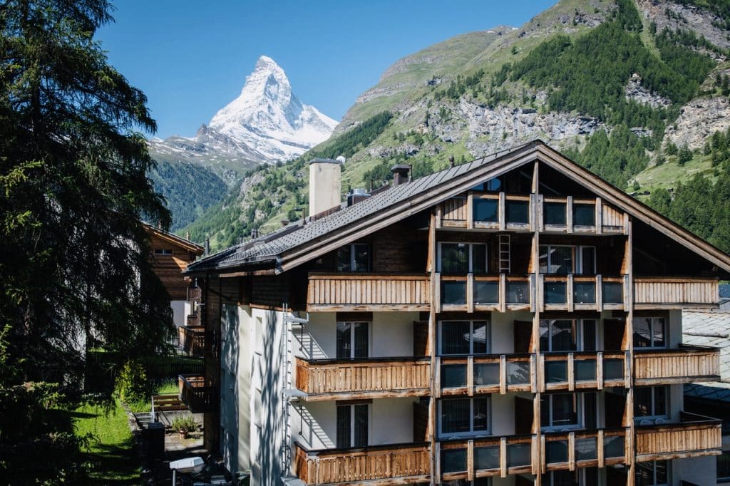 Holiday-hotel-Zermatt-1-2-1024x682
